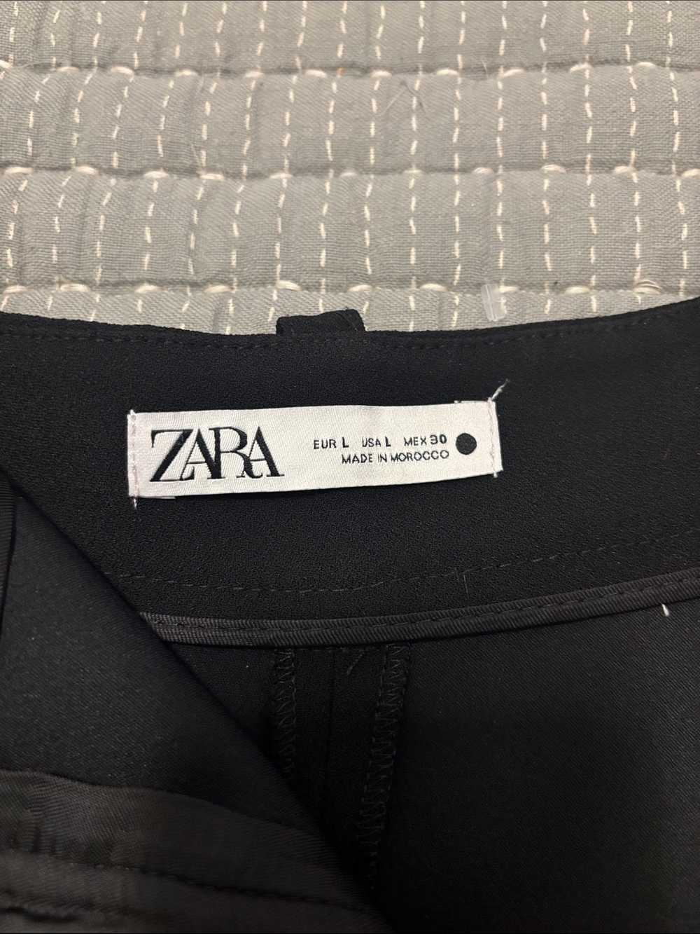 ZARA Black High-Waist Tailored Shorts with Belt Loops - Picture 2 of 3